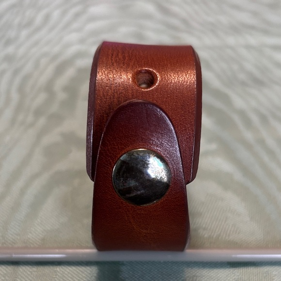 Elegant Brown Leather handmade Cuff. - Picture 3 of 7